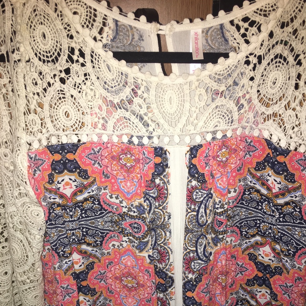 Patterned lace shirt